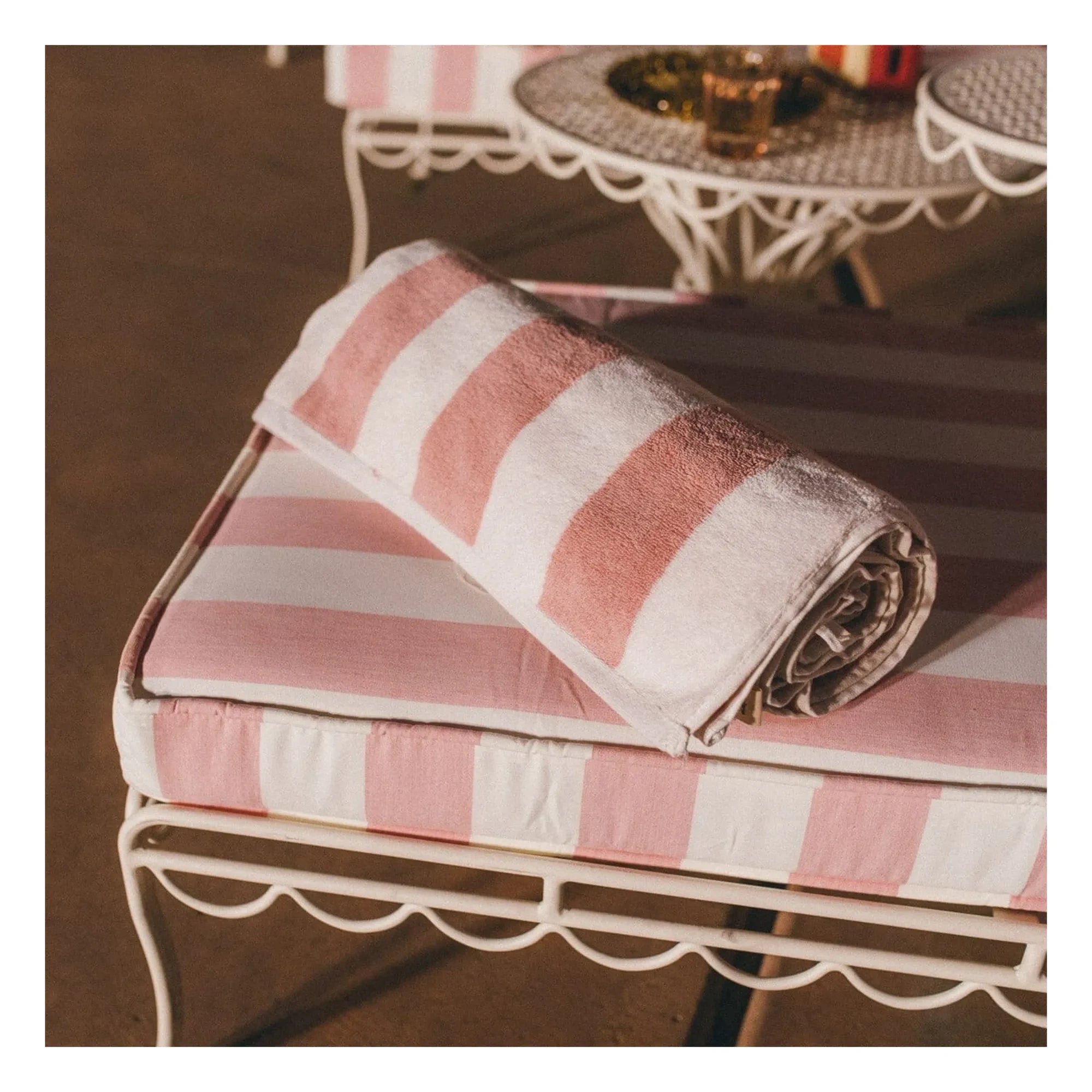Business & Pleasure Co. - Toalla de playa rosa