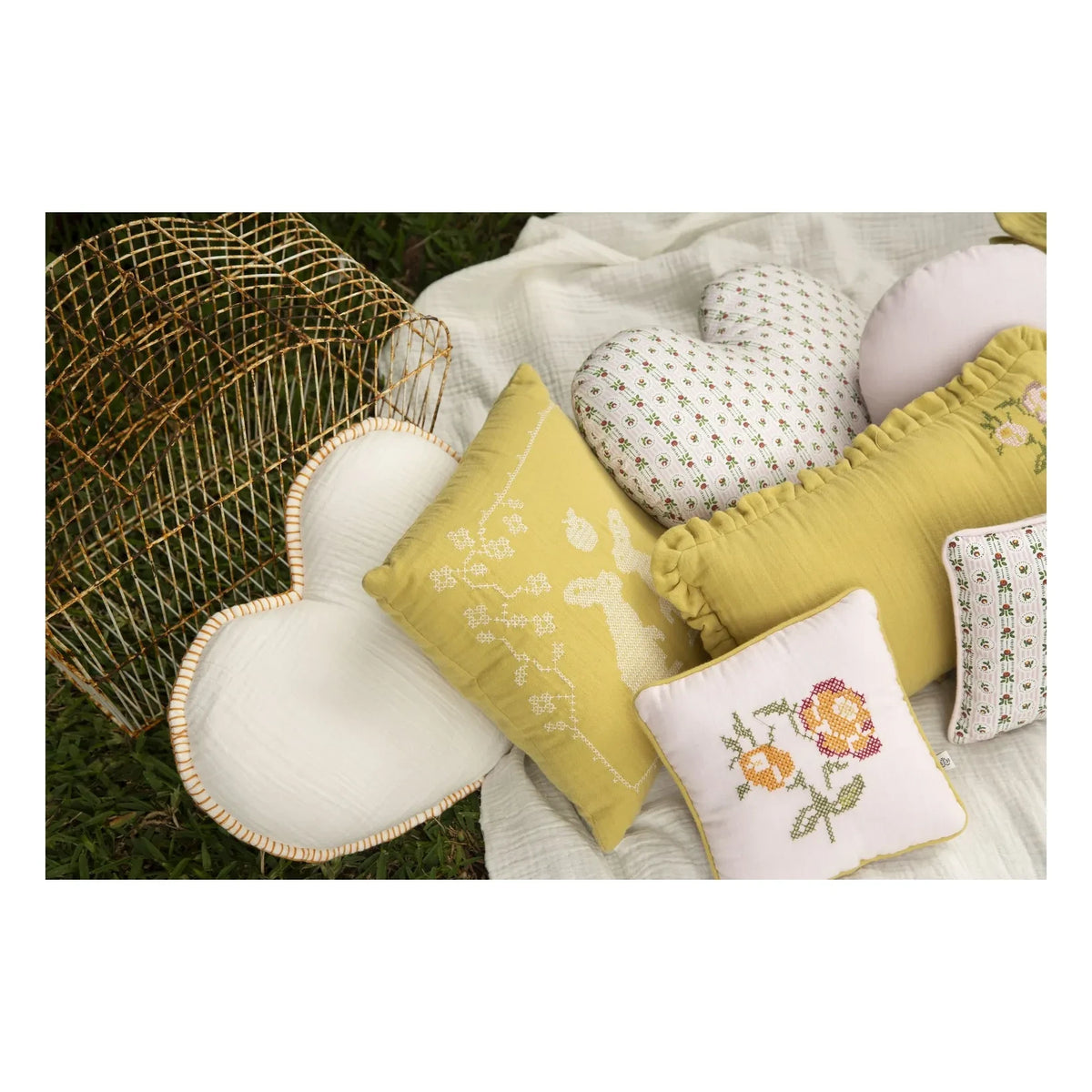 Editions Aimable - Cojín con forma de corazón Ferdinand | Gasa color marfil