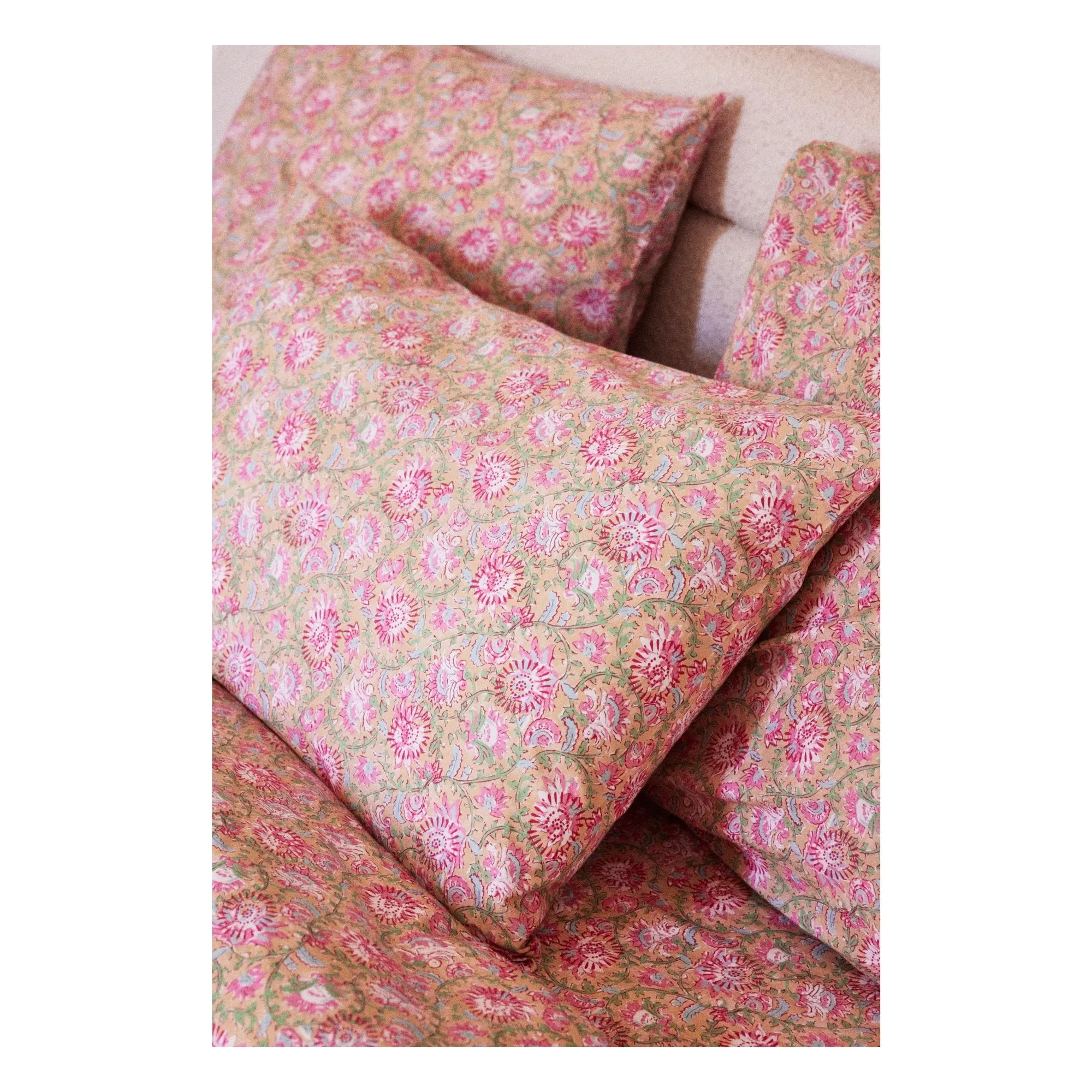 Louise Misha - Funda de almohada Valerie de algodón orgánico | Amarillo