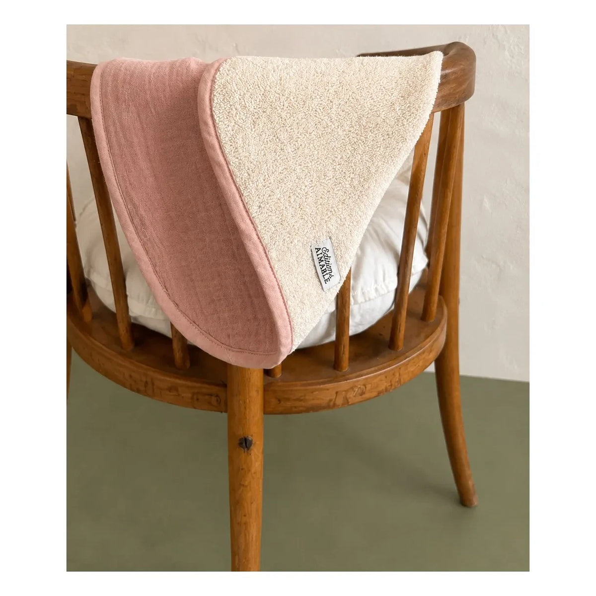 Editions Aimable - Bib Bertille | Muselina Rosa Polvo