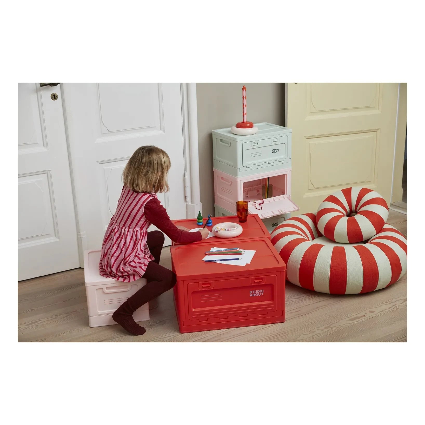 Studio About - Puff Flotante | Rojo