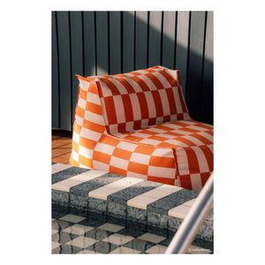 Nobodinoz - Puf largo de exterior Matteo Tiles | Naranja