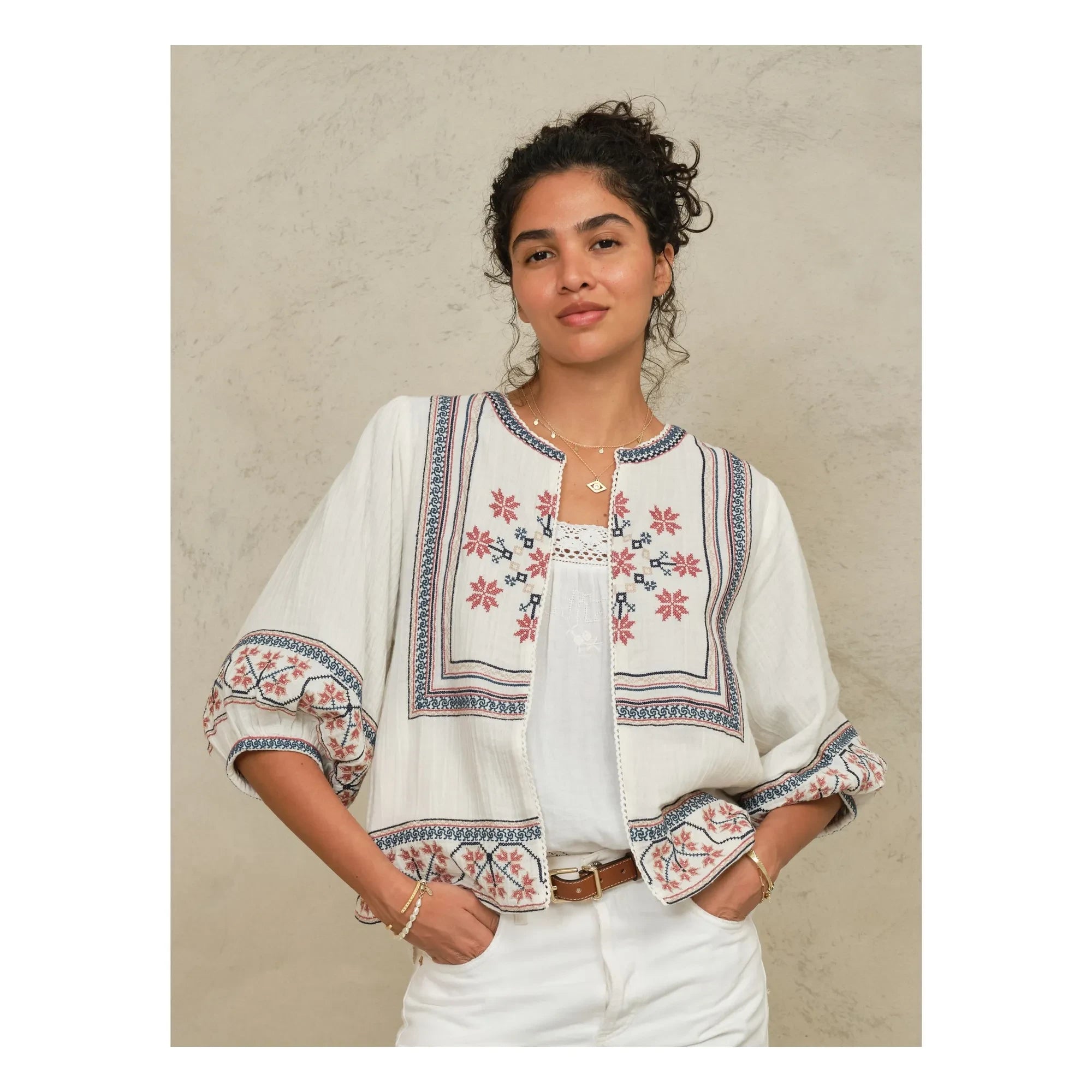 M.A.B.E. - Chaqueta bordada Calista Pamuk | Crudo