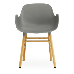 Normann Copenhagen - Silla Form de Roble con Reposabrazos | Gris