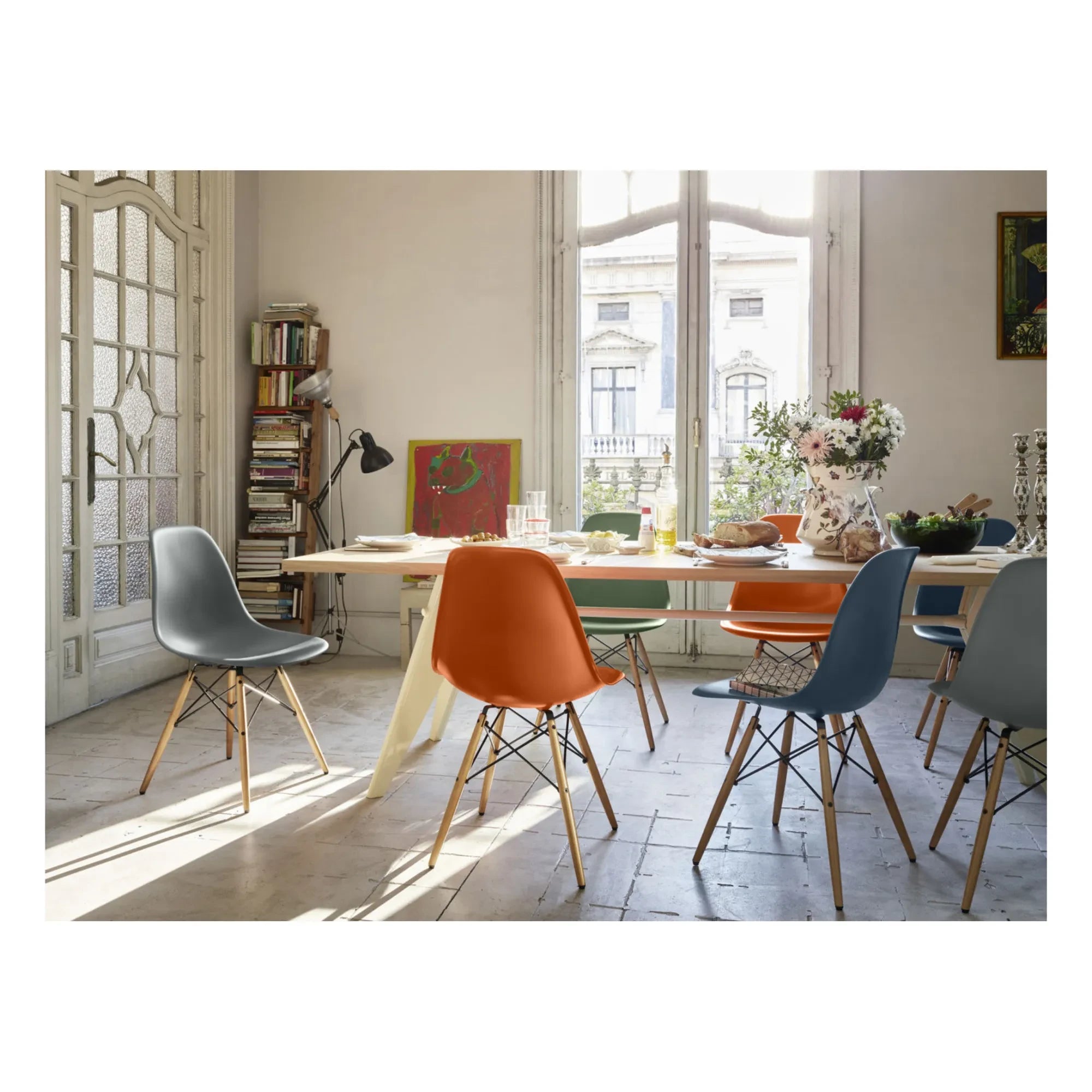 Vitra - Silla DSW de plástico - base de arce - Charles & Ray Eames | Granito