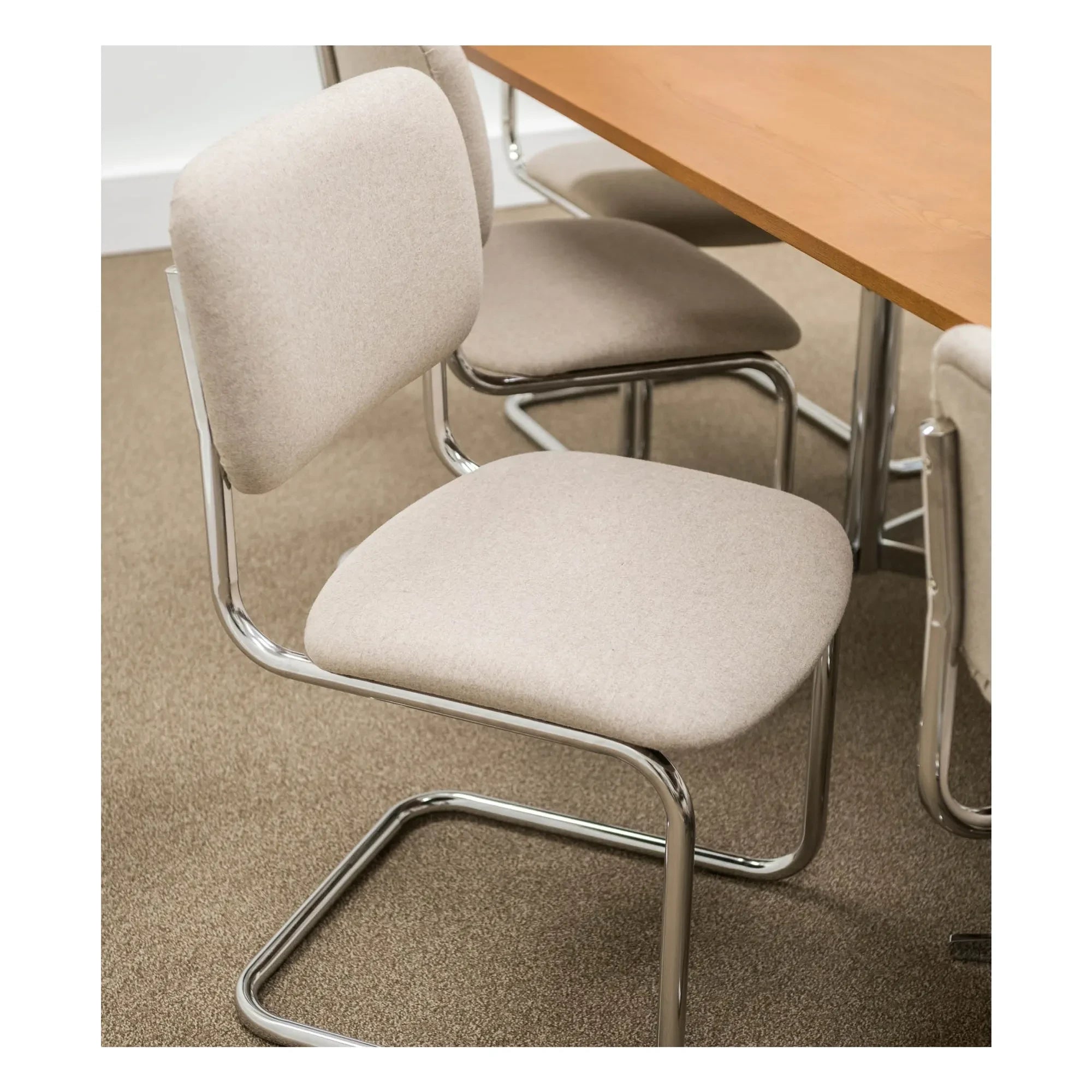 The Socialite Family - Silla de fieltro Classica | Beige