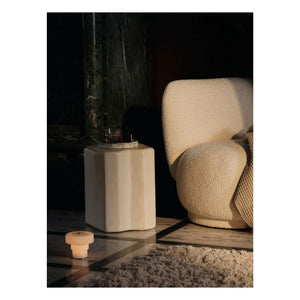 Ferm Living - Rico Piccolo sillón curvado de tela | Crema