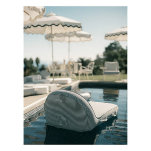 Business & Pleasure Co. - Colchoneta de piscina flotante | Azul marino