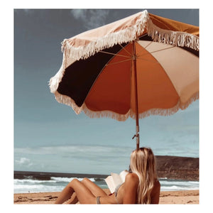 Business & Pleasure Co. - Sombrilla de playa premium con flecos