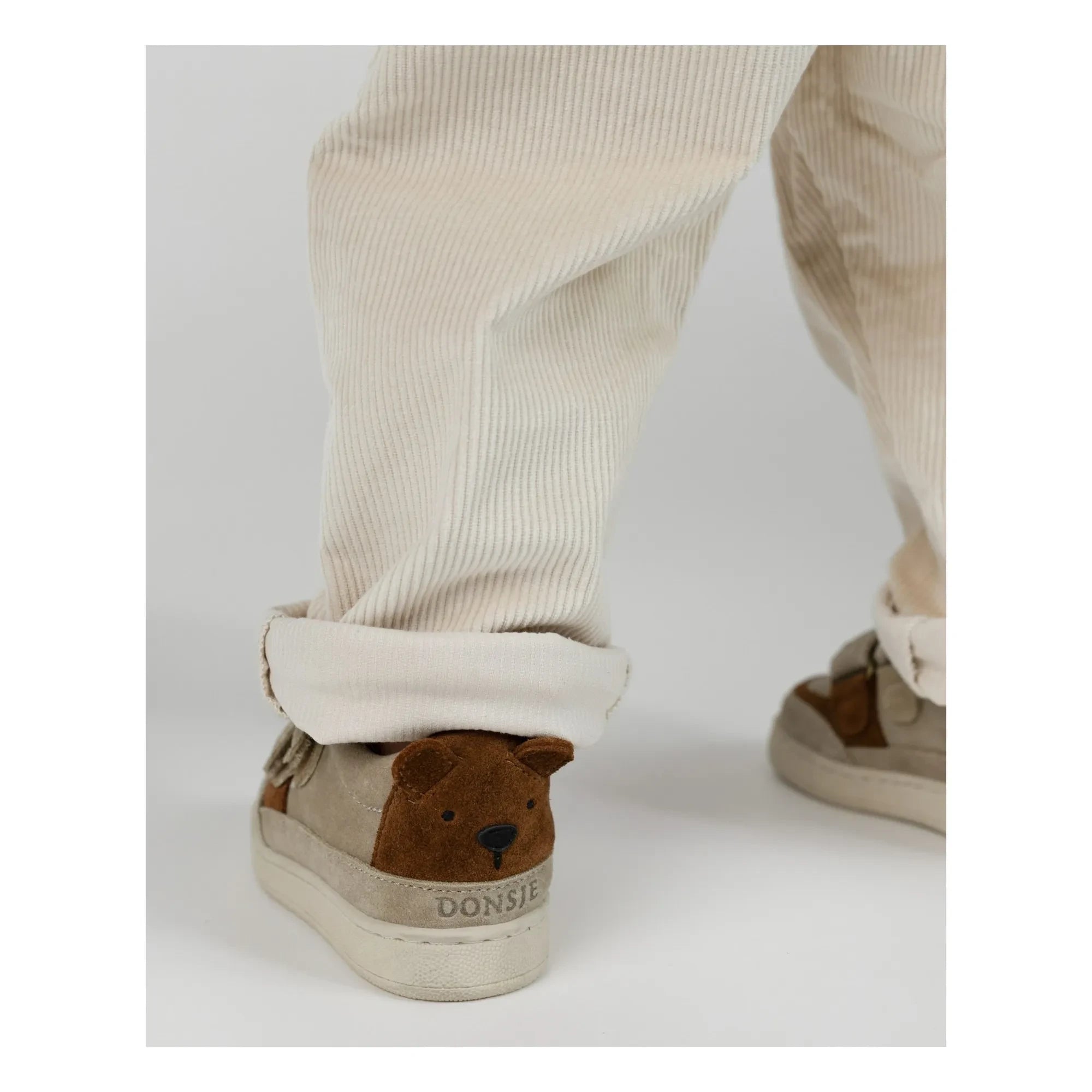 Donsje - Zapatillas de Velcro de Ante Oso Pinou | Beige