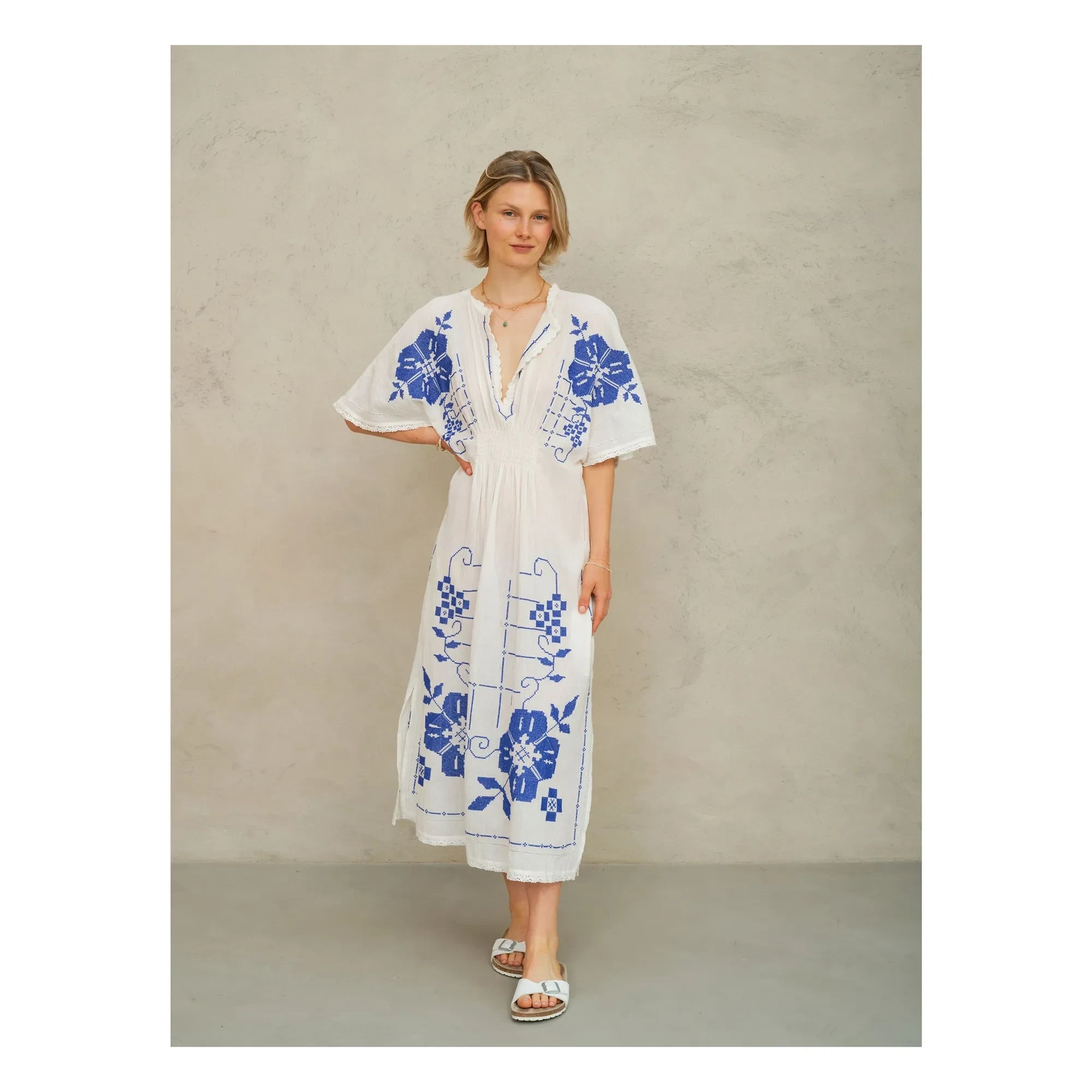 M.A.B.E. - Vestido bordado Laney | Azul
