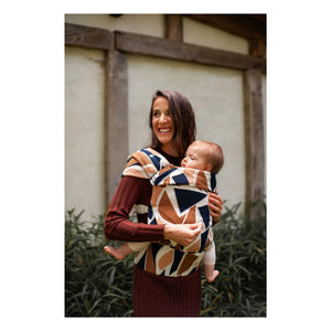Mama Hangs - Mochila portabebés Carry & Bloom | Earth
