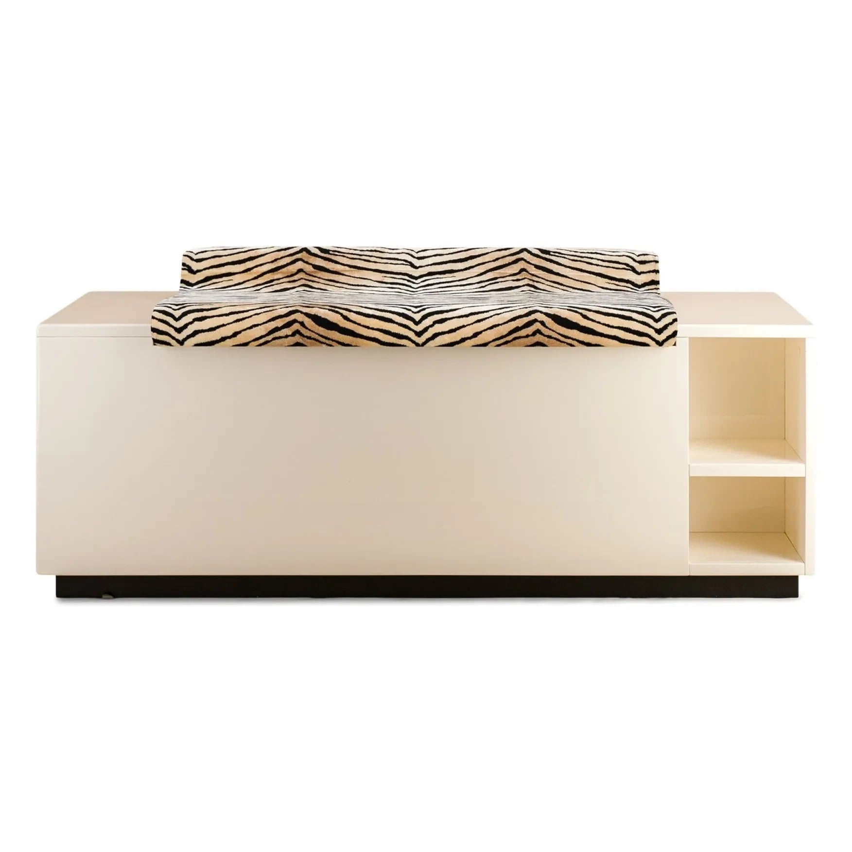 The Socialite Family - Banco Cameleon de madera lacada y terciopelo de tigre | Crema