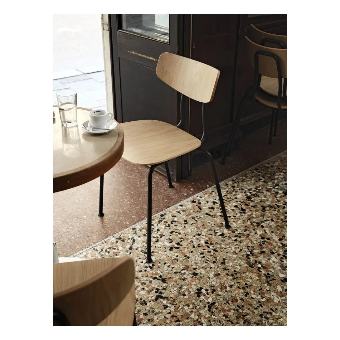 Vitra - Silla Moca de Jasper Morrison - Base Negra | Roble