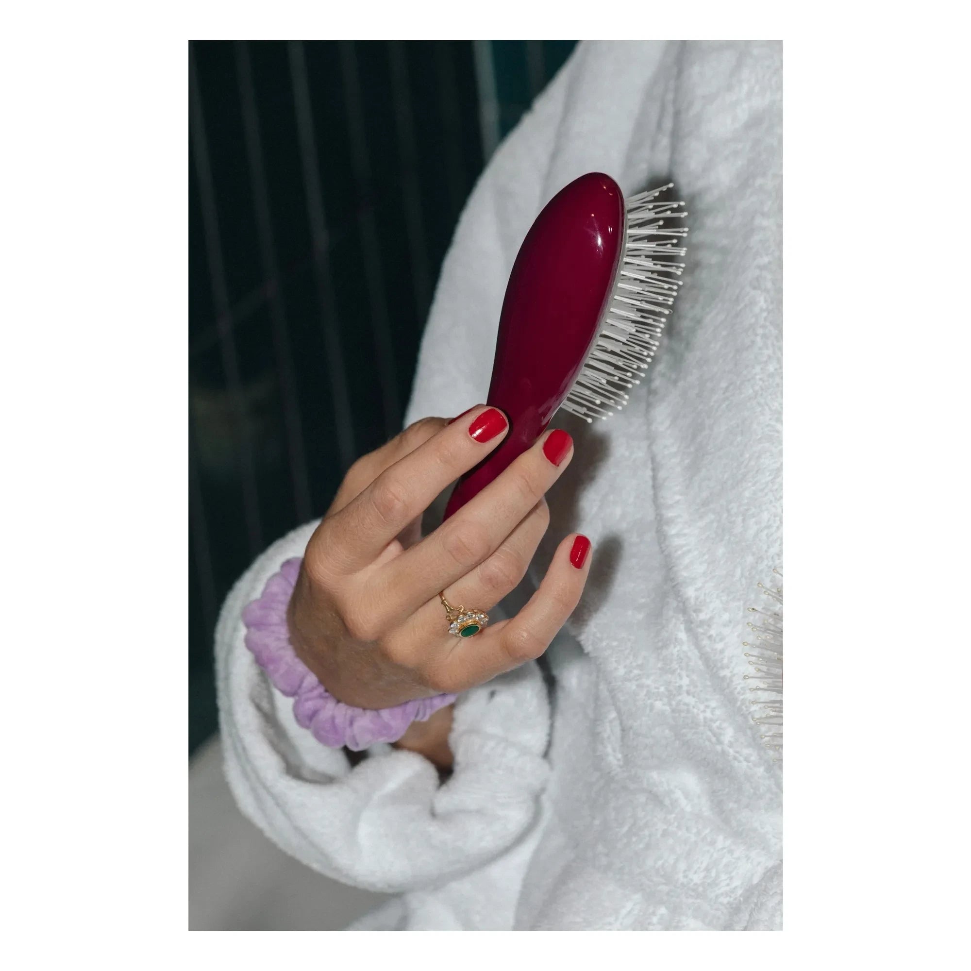 La Bonne Brosse - La Petite Brosse La Miracle N°4 - Desenredante y Revitalizante | Rojo cereza