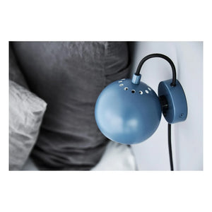 Frandsen - Aplique de pared "Ball", Benny Frandsen | Azul petróleo