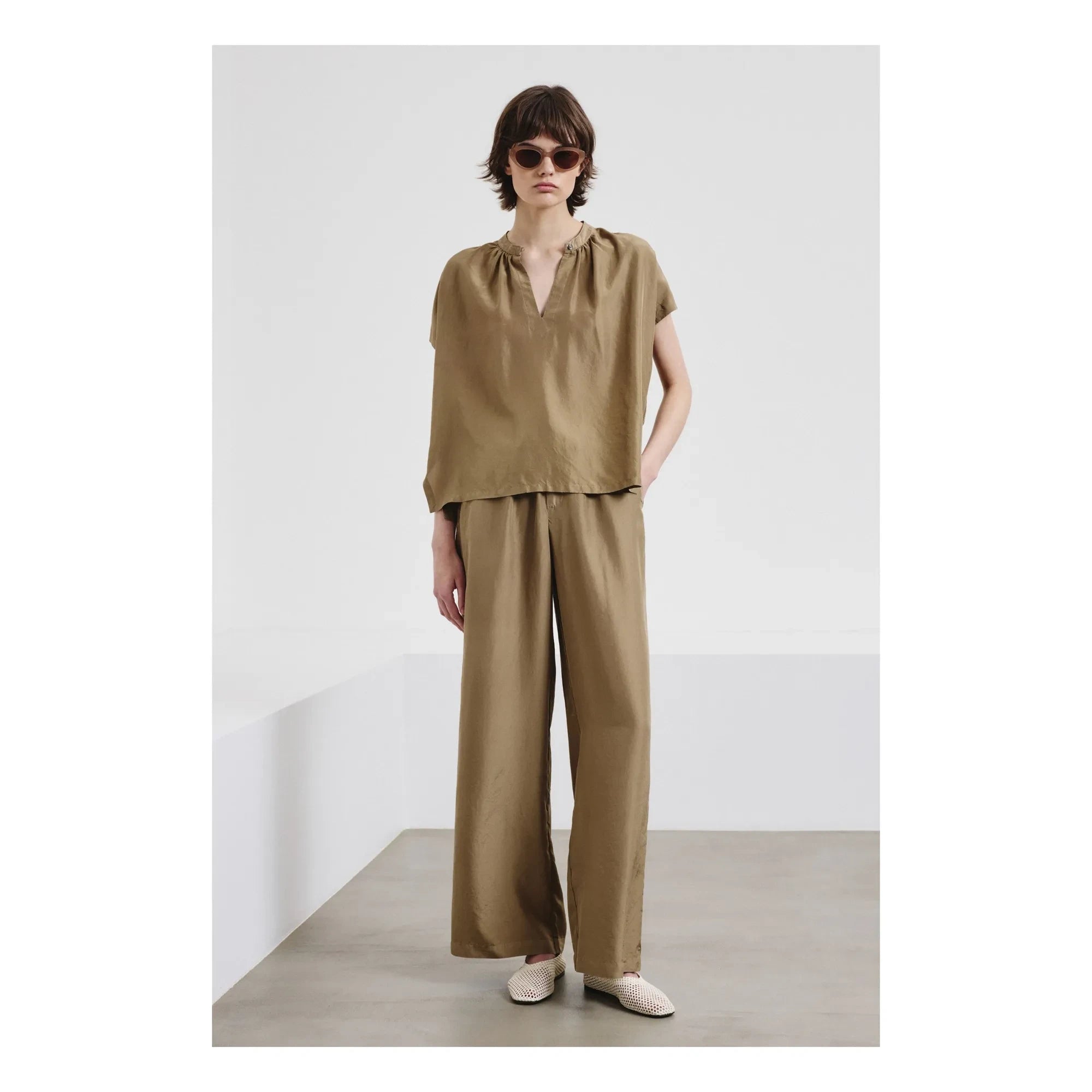 Pomandère - Blusa de seda de manga corta | Marrón oscuro