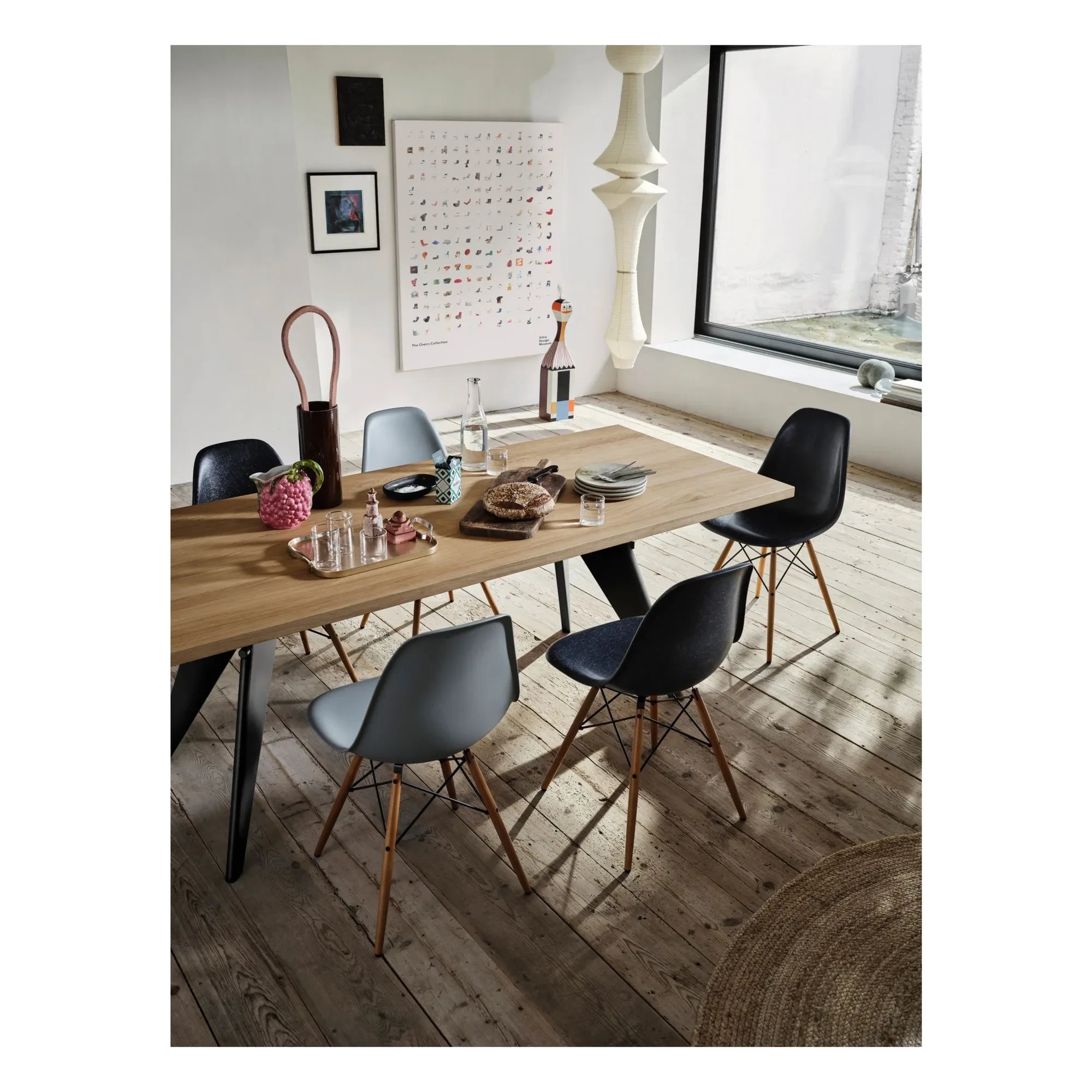 Vitra - Mesa EM - base negra - Jean Prouvé | Roble
