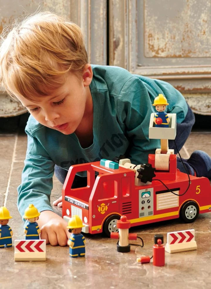 Tender Leaf Toys - Vehículo de bomberos