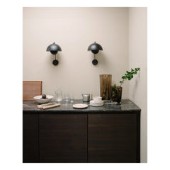 & Tradition - Lámpara de pared Flowerpot VP8 | Negro