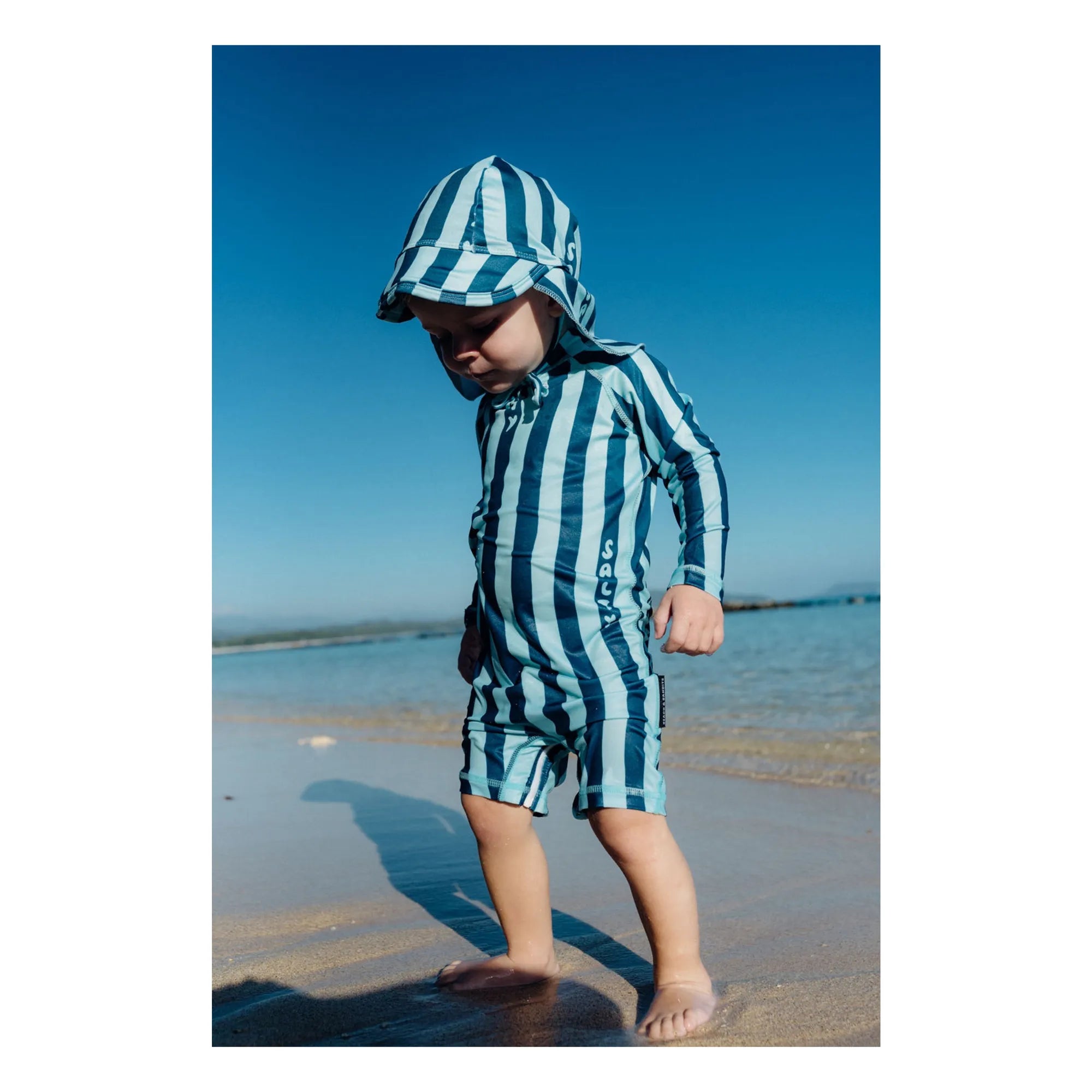 Beach & Bandits - Salty Stripes Mono de Protección UV de Fibra Reciclada | Azul Marino