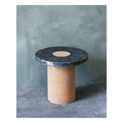 Frama - Mesa auxiliar Sintra, con base de corcho | Metal negro