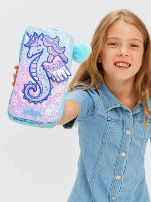 Smiggle - Estuche para lápices de bolsillo de personaje aventuras épicas