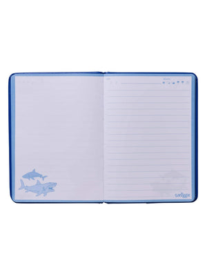 Smiggle - Cuaderno A5 rayado con diseño de tiburón flotante