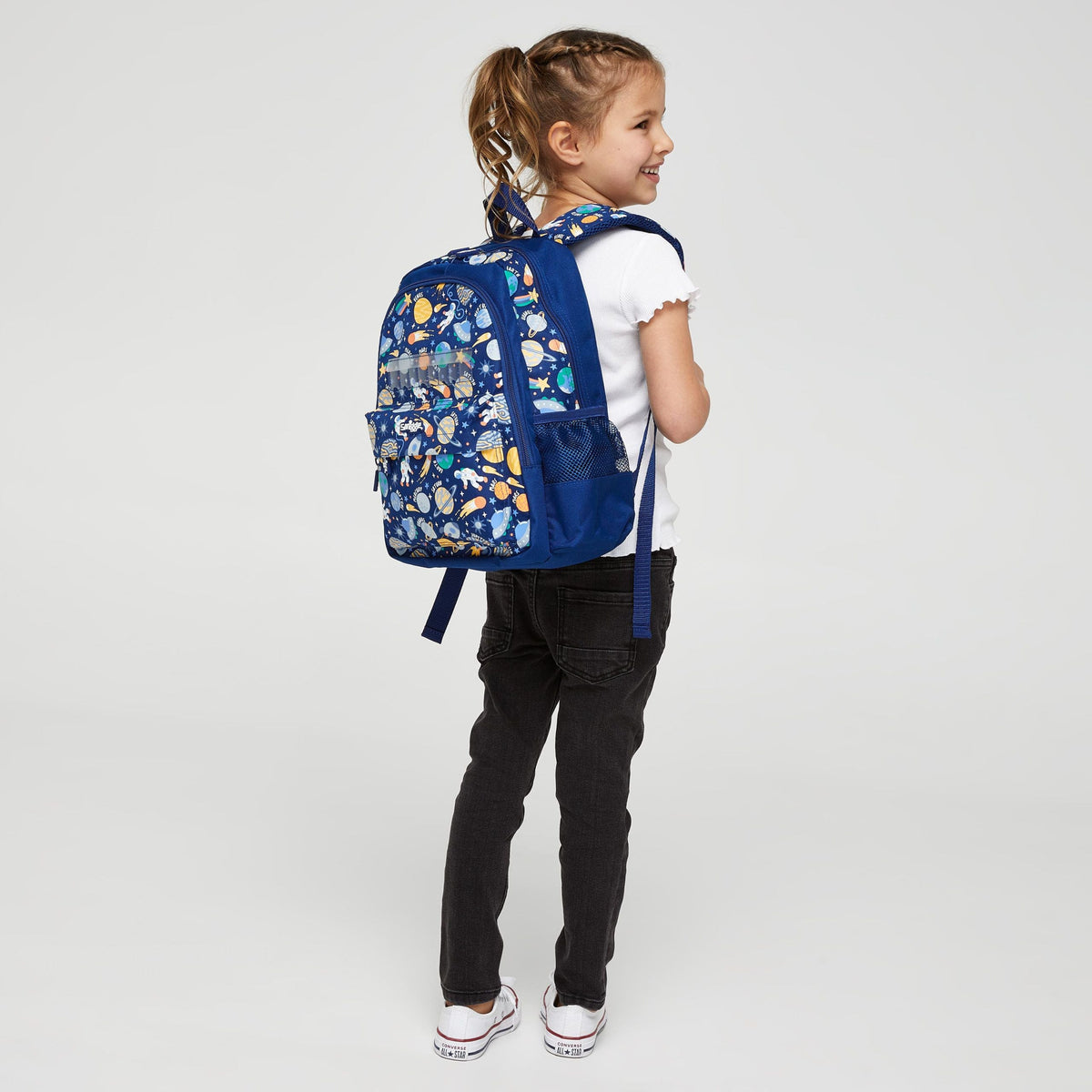 Smiggle - Mochila Junior Sky Hi con placa de identificación