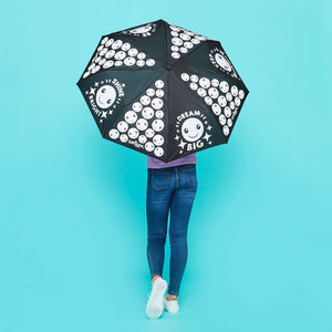 Smiggle - Smile Paraguas que cambia de color bajo la lluvia