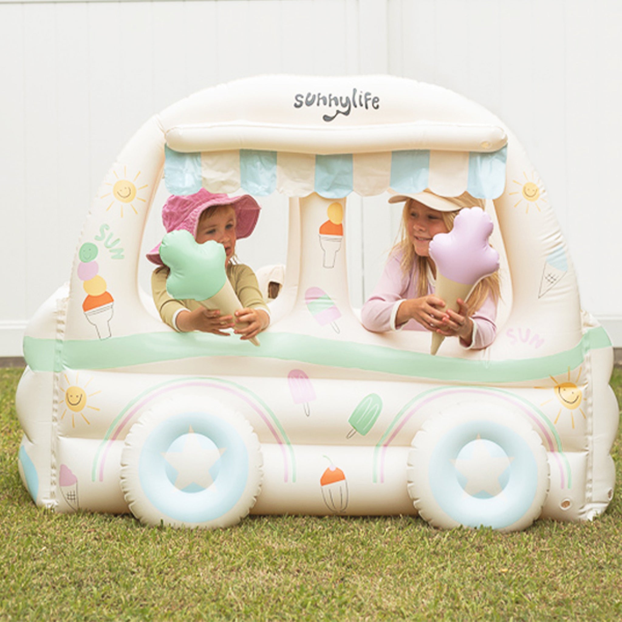 Sunnylife - Set de juego hinchable de heladería para playa y jardín para niños