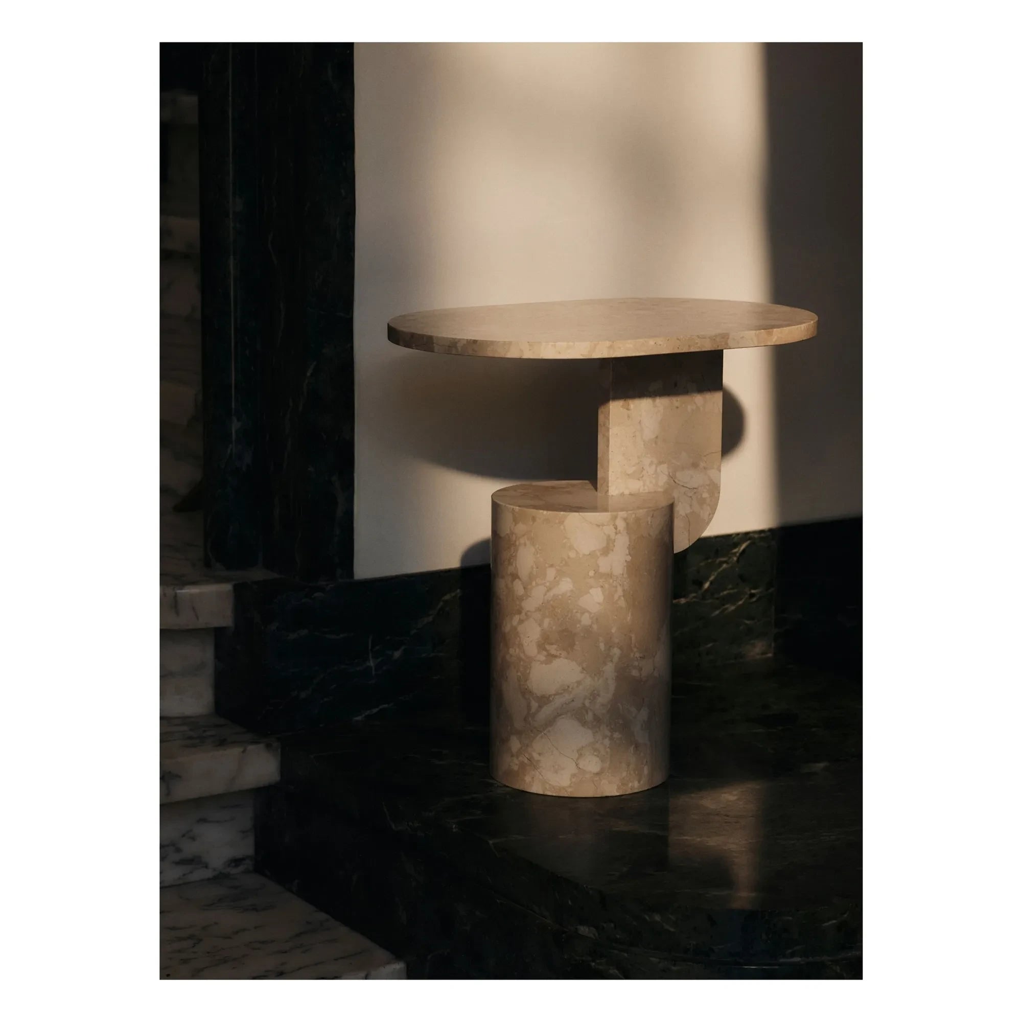 Ferm Living - Mesa auxiliar de mármol | Arena