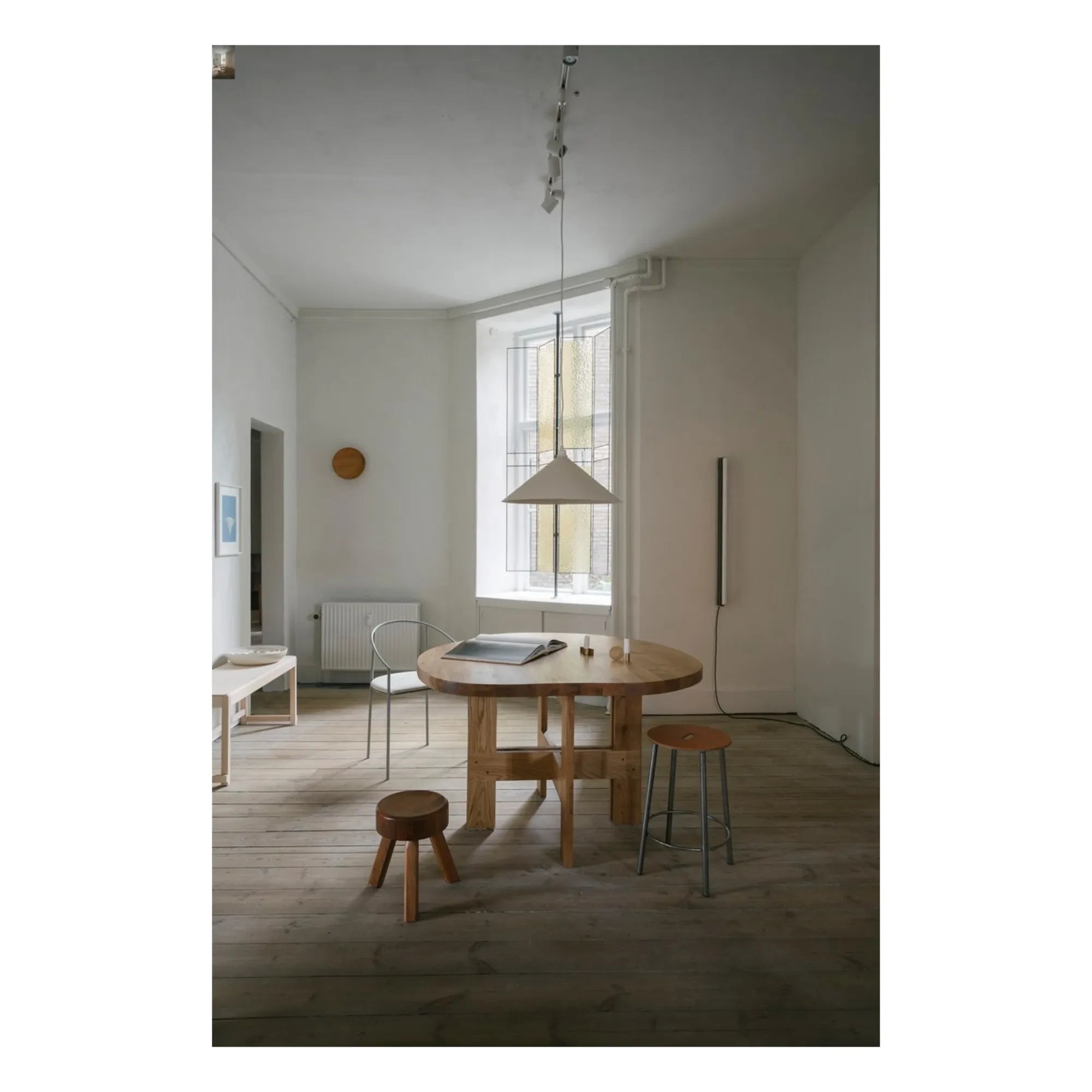 Frama - Mesa de madera rústica de forma irregular | Roble