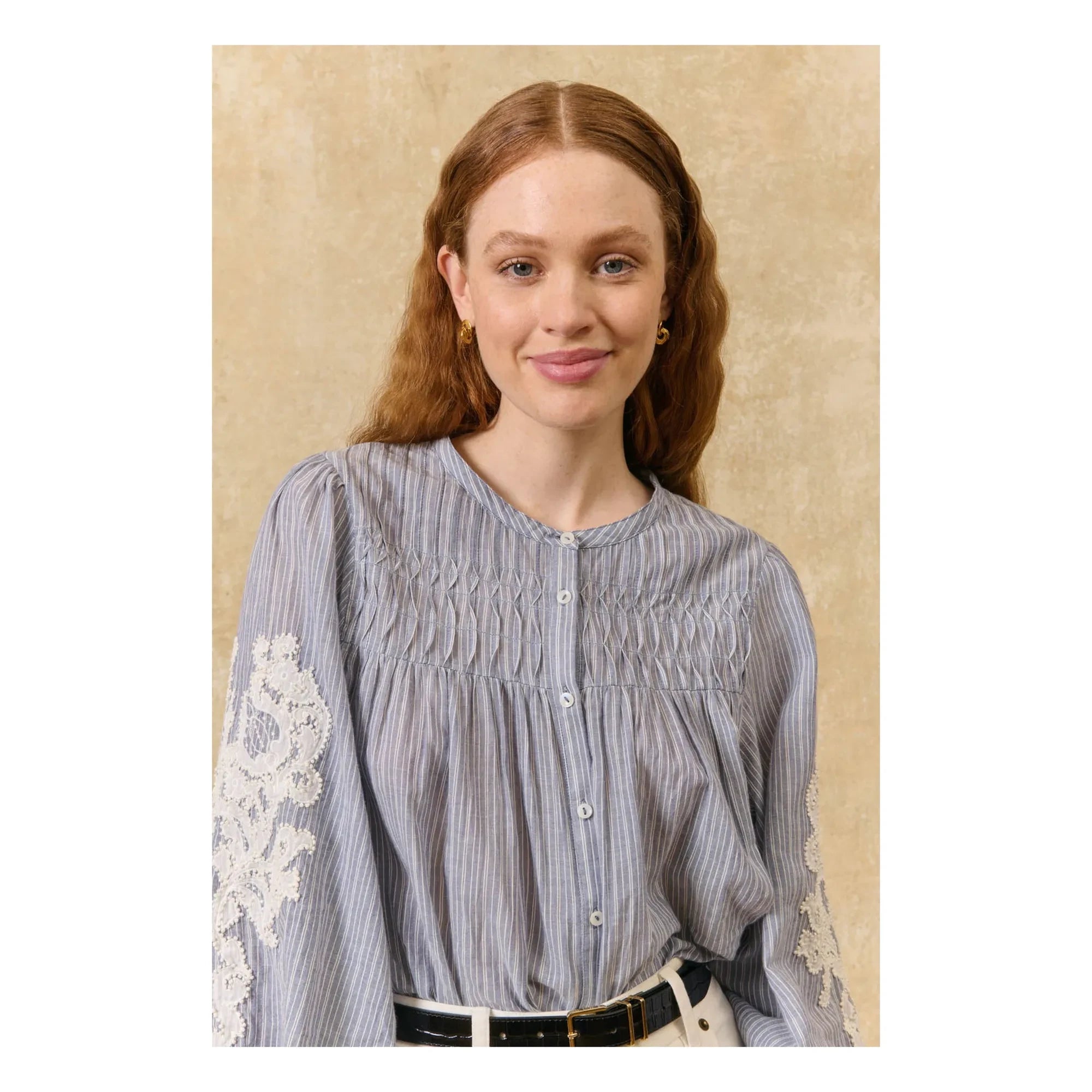 Louise Misha - Blusa Jally a Rayas de Algodón Orgánico | Azul
