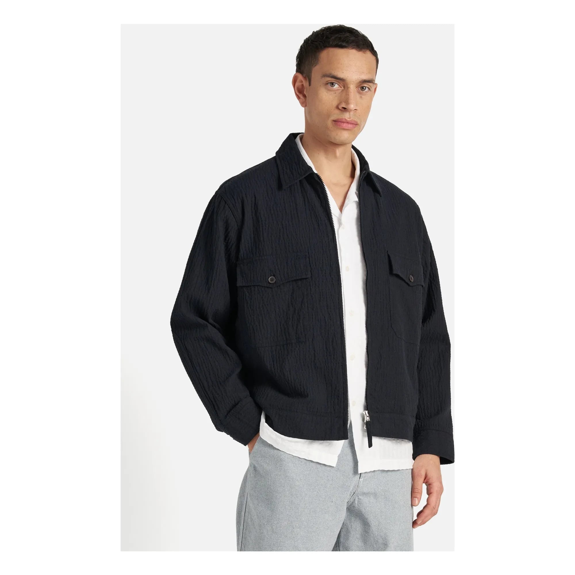Universal Works - E130 Chaqueta de algodón reciclado Ospina | Azul marino