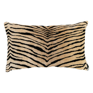 The Socialite Family - Cojín rectangular de terciopelo Carino | Tiger