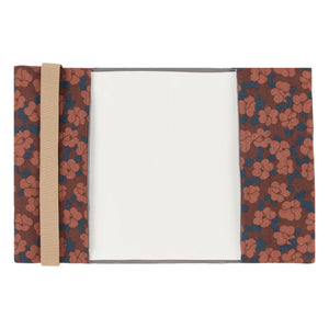 Nobodinoz - Protector de libreta de salud Hyde Park Amapolas Burdeos | Rojo ladrillo