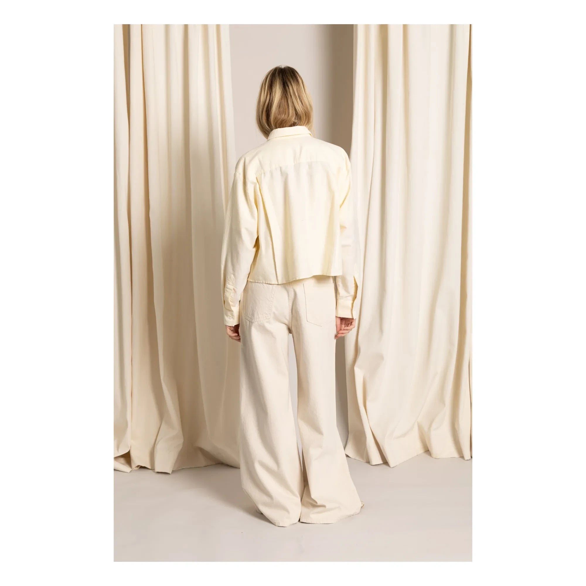 Smallable Woman - Camisa corta de color amarillo pálido