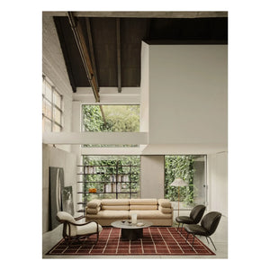 Sillón lounge Gubi - Beetle de cuero suave, Gamfratesi | Café