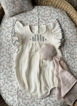 Editions Aimable - Juguete de Peluche con Flores Daphne | Toz Gazlı