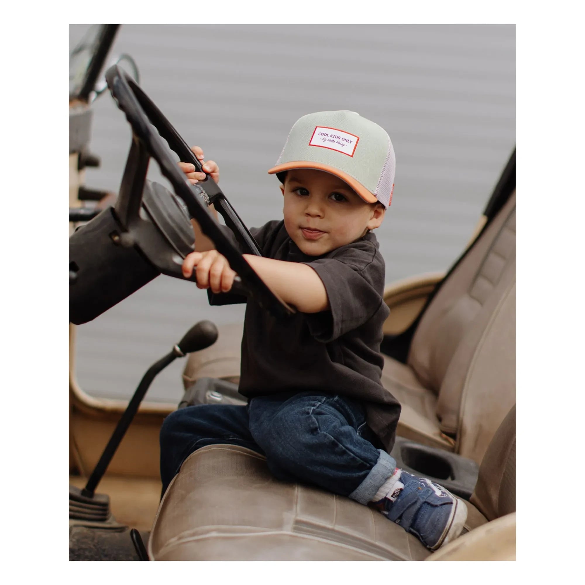 Hello Hossy - Gorra con visera curvada de algodón orgánico Mini Trucker | Verde claro