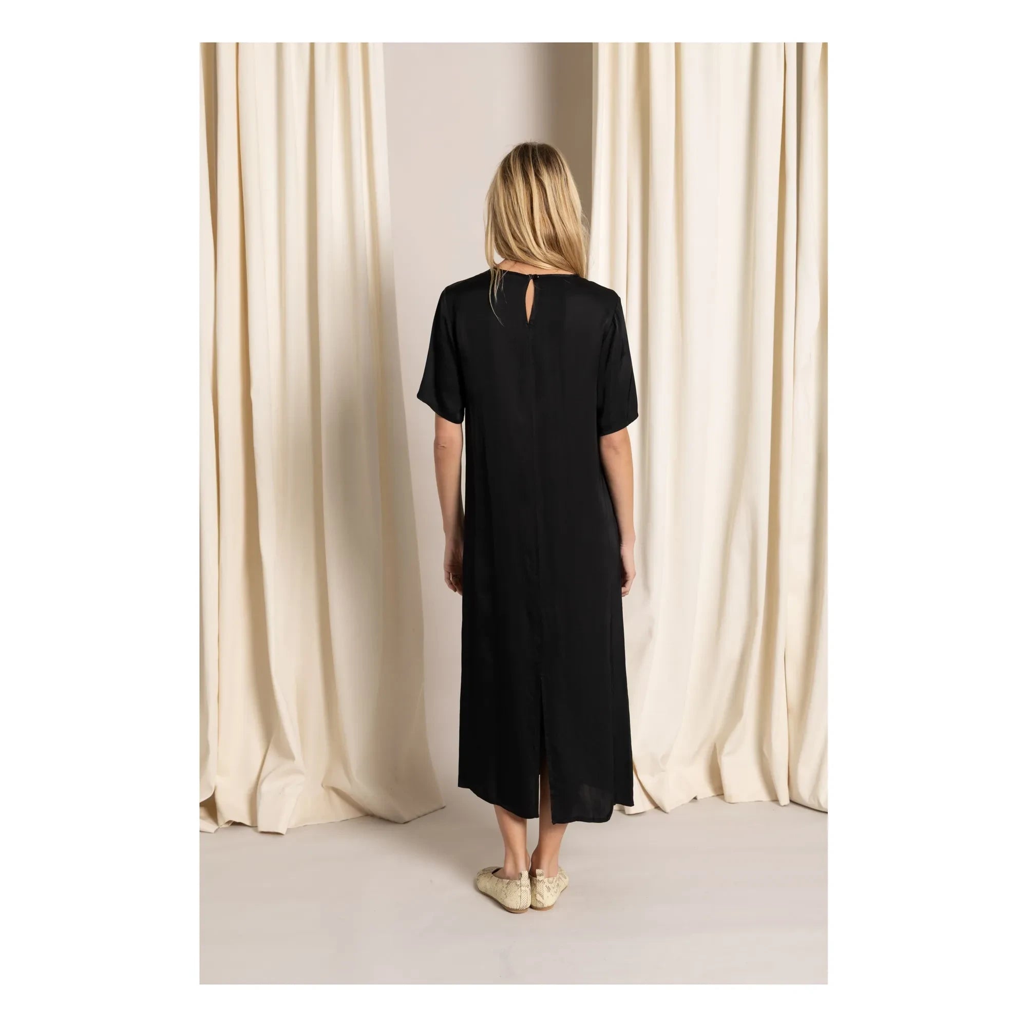 Smallable Woman - Vestido camiseta Edith | Negro