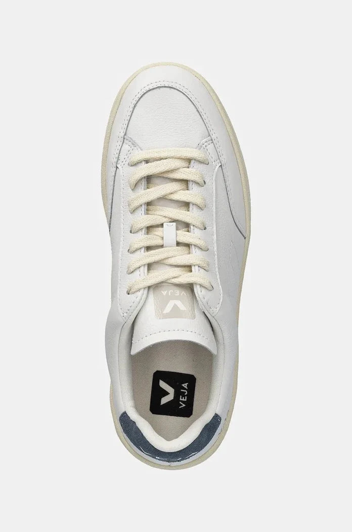 Zapatillas Veja V-12 de Piel con Costuras