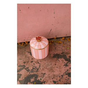 Doing Goods - Caja Cameron Circus | Rosa