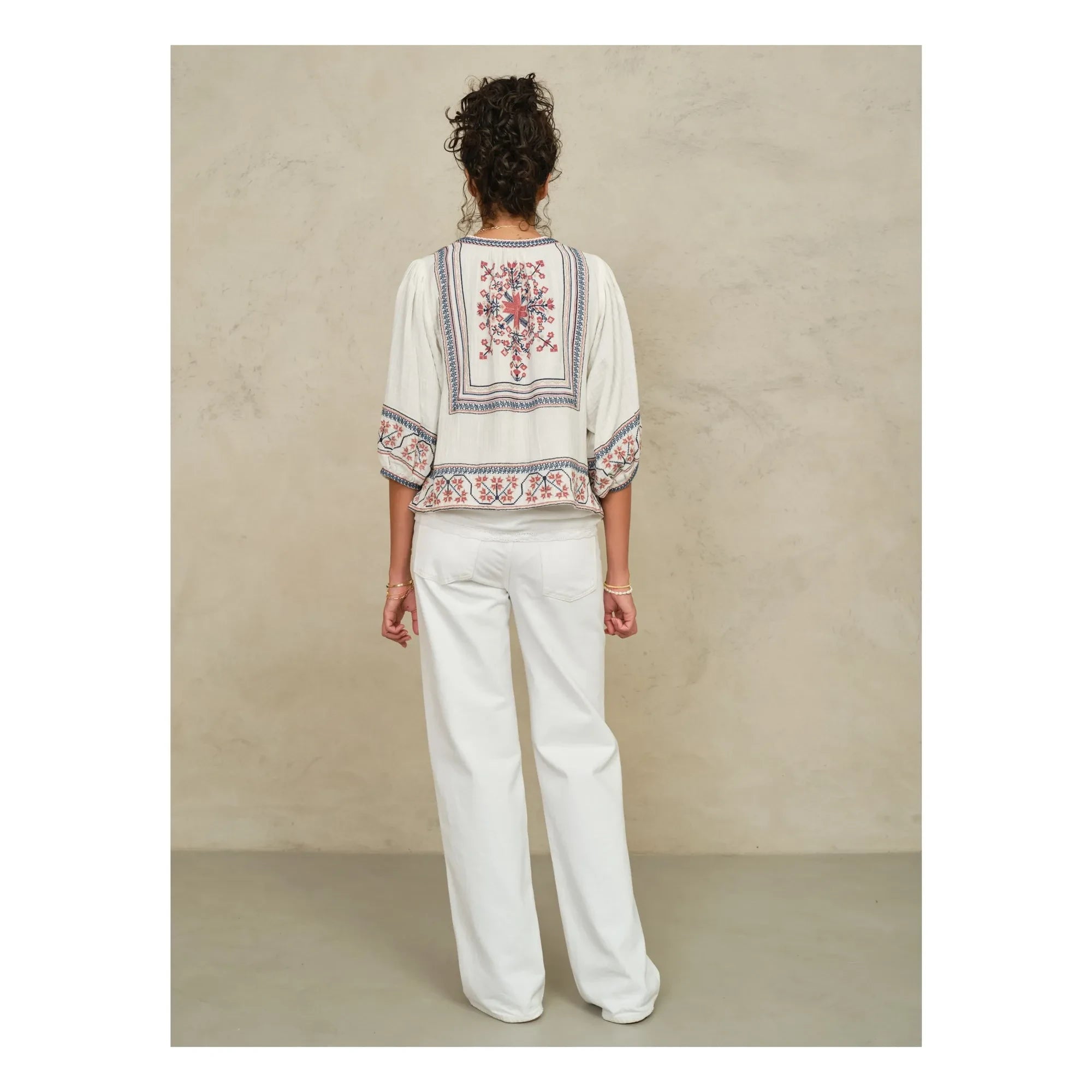 M.A.B.E. - Chaqueta bordada Calista Pamuk | Crudo
