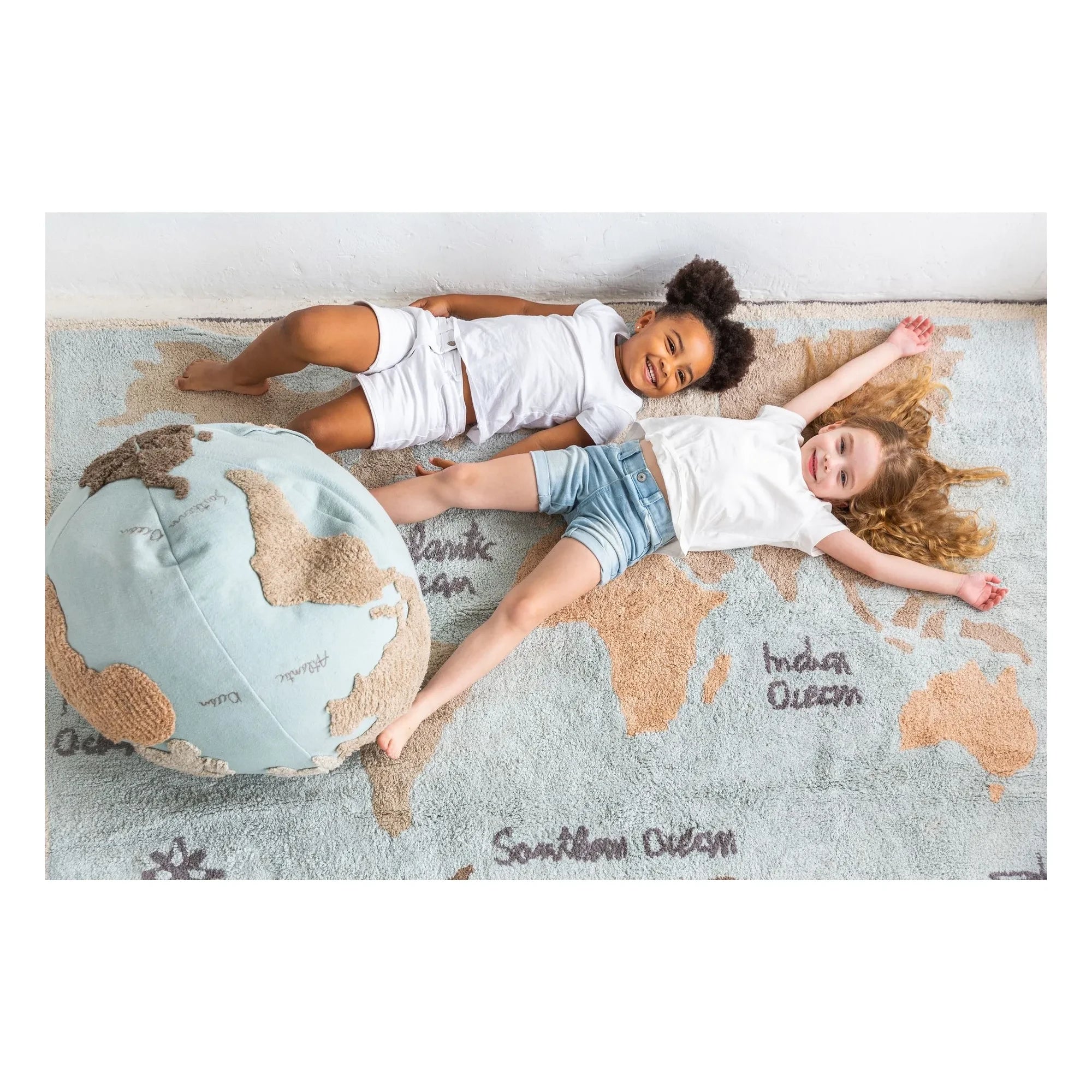 Lorena Canals - Alfombra Mapa del Mundo
