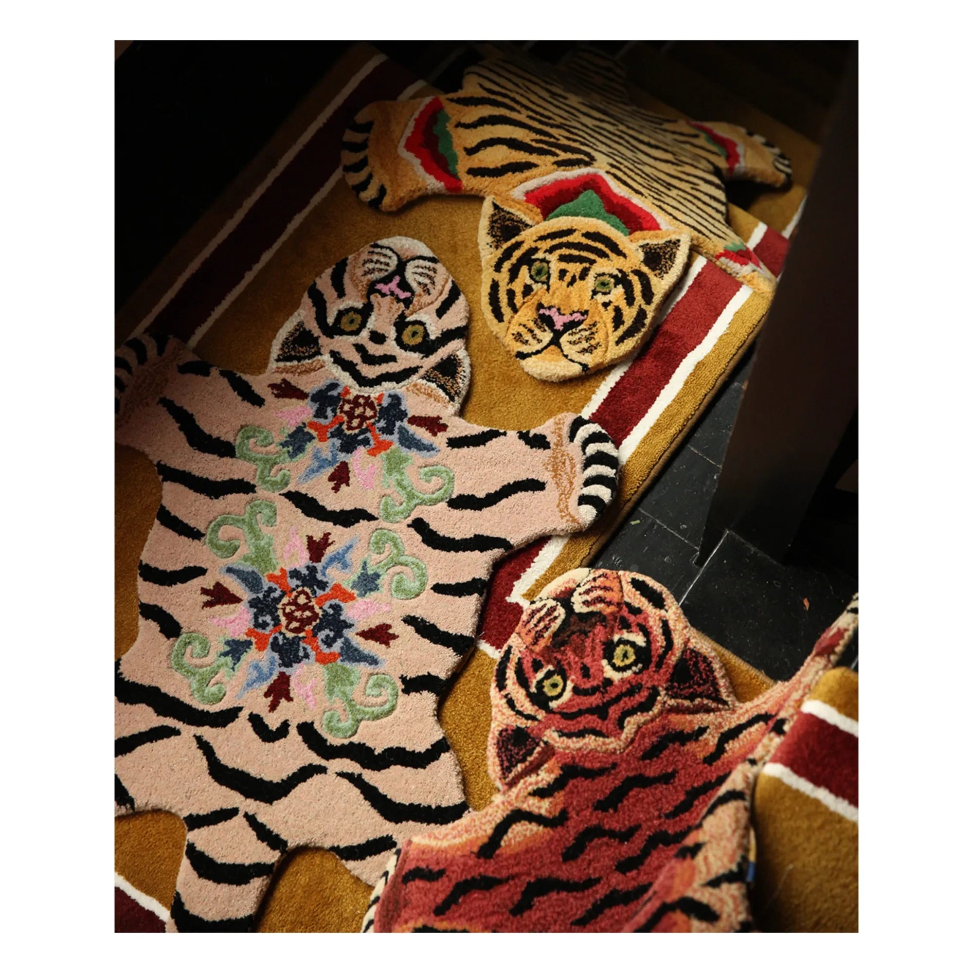 Doing Goods - Alfombra Tula Wise de lana y tigre | Rojo