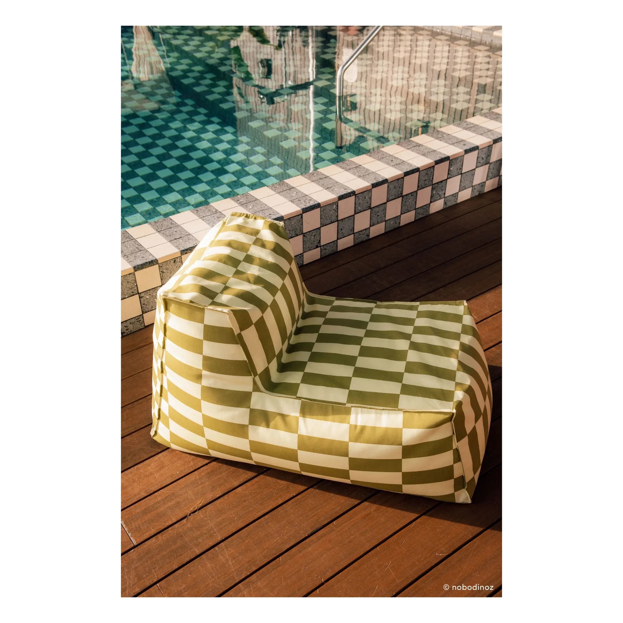 Nobodinoz - Puf largo de exterior Matteo Tiles | Verde