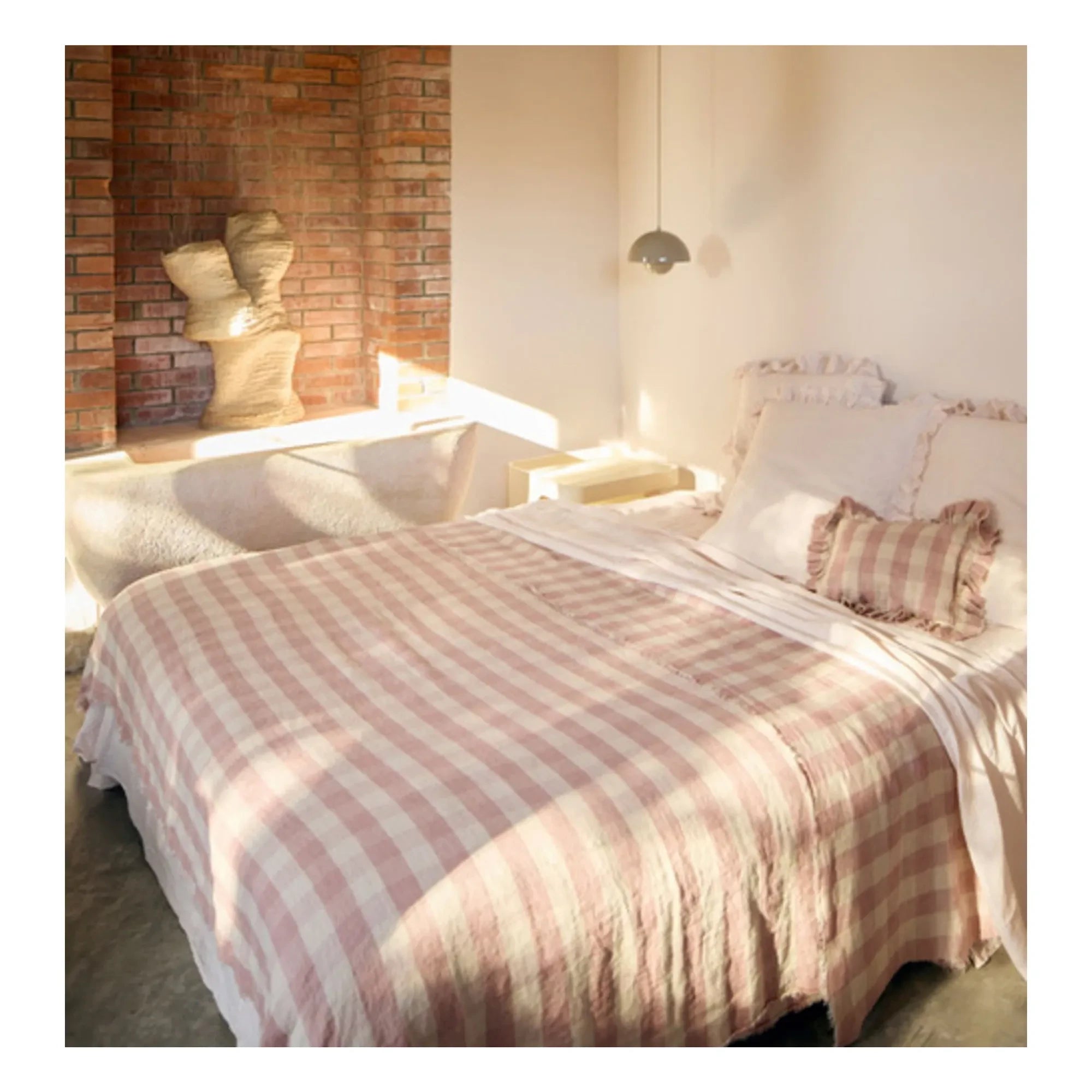 Maison de Vacances - Cojín Vichy Cottage de lino lavado con volantes | Rosewood