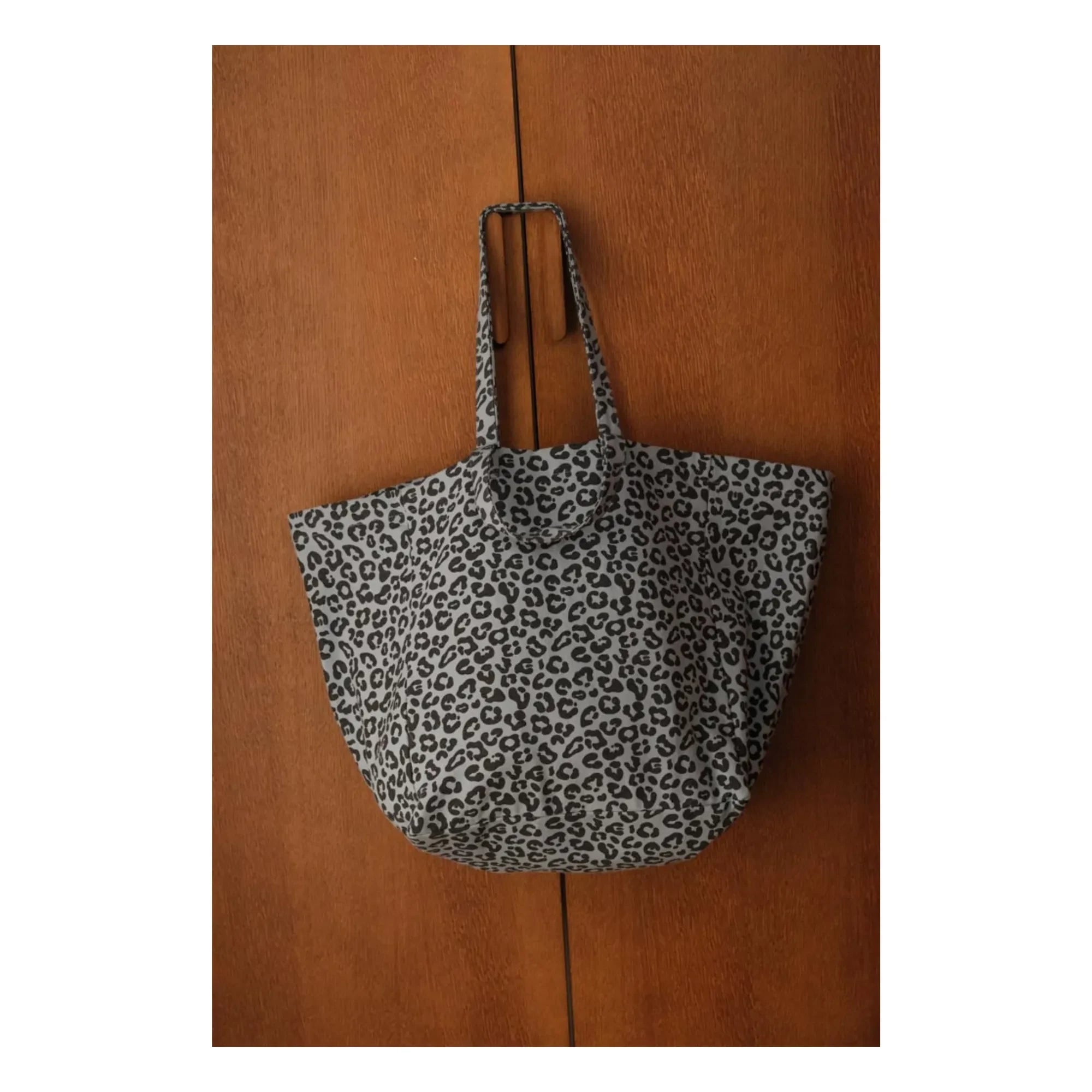 Rose in April - Elisa Graou bolso | Azul